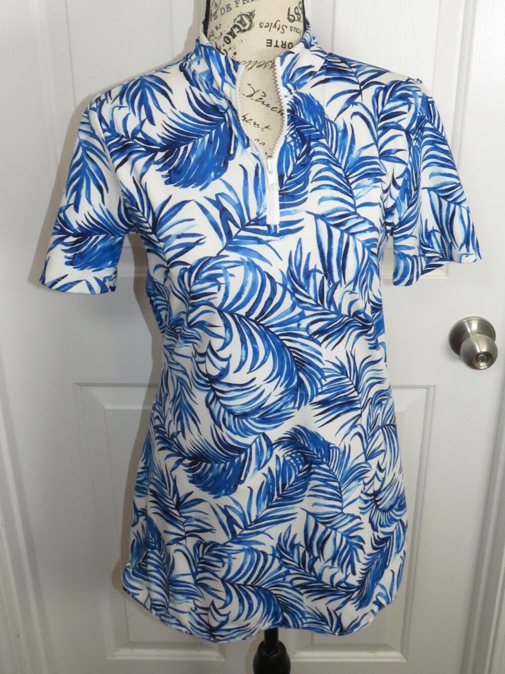 TOMMY BAHAMA Golf Performance Dress 1/4 Zip Blue Tropical AOP Size Small Tennis